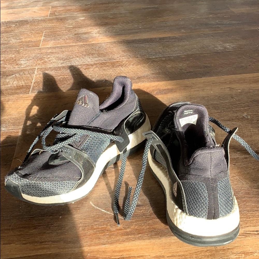 Tennis Shoes